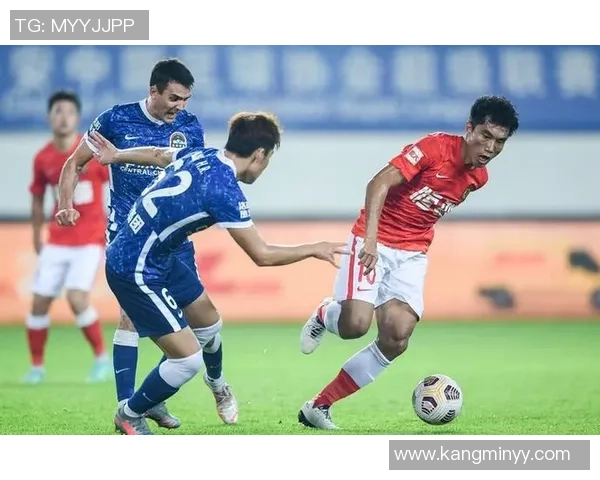 南京足球队在全国锦标赛积分榜上以96分稳居第一名,争冠形势一片大好 南京足球队在全国锦标赛积分榜上以96分稳居第一名,争冠形势一片大好