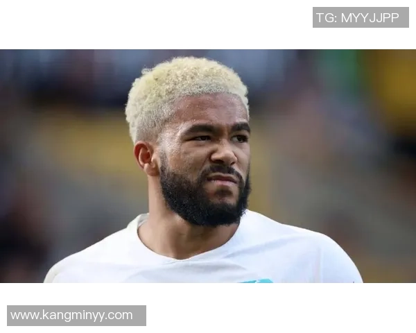 足球球员与足球明星的本质差异及其在职业生涯中的影响分析