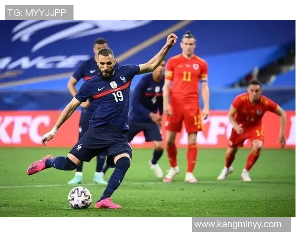 深圳足球队的阵地战解析:战术布局与球员配合的深度剖析 深圳足球队的阵地战解析:战术布局与球员配合的深度剖析